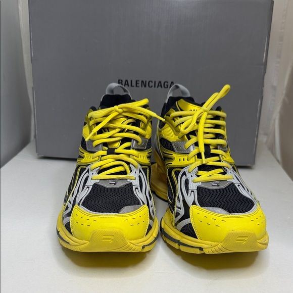 Balenciaga Men's Sneakers in Vibrant Yellow and Black - Picture 4 of 10